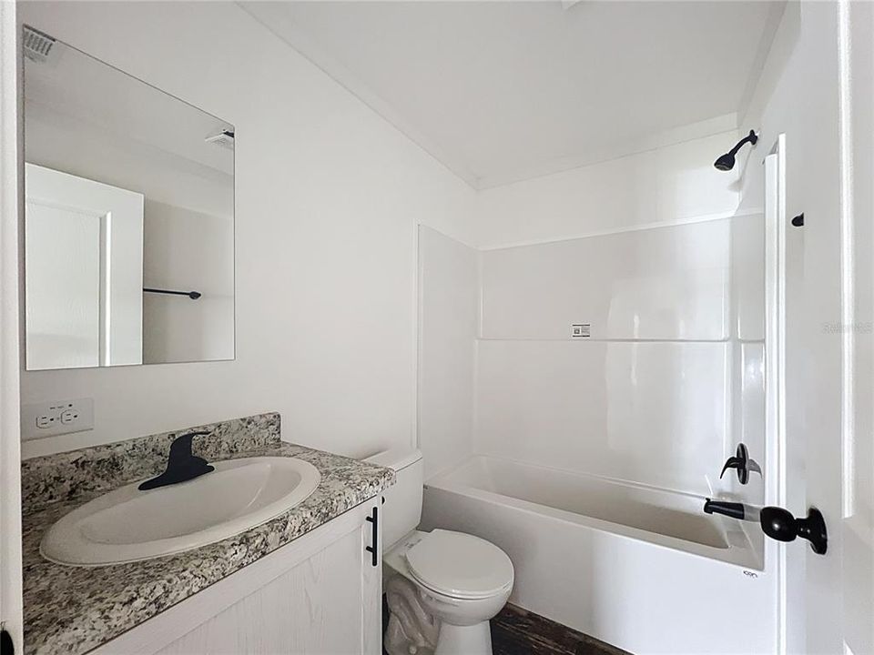 For Sale: $240,000 (3 beds, 2 baths, 1493 Square Feet)