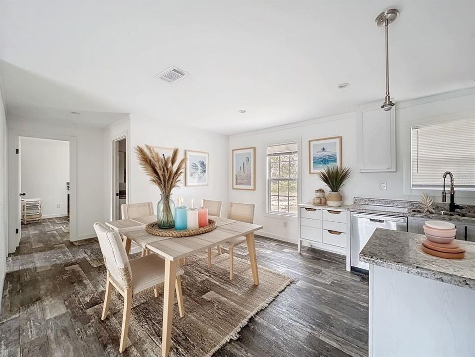 For Sale: $240,000 (3 beds, 2 baths, 1493 Square Feet)