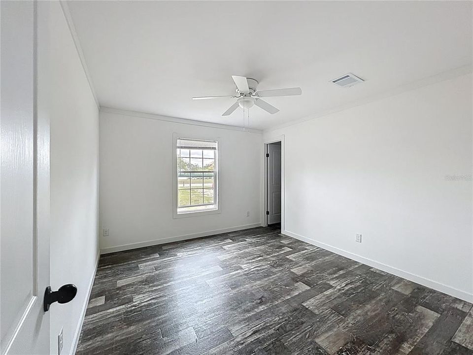 For Sale: $240,000 (3 beds, 2 baths, 1493 Square Feet)