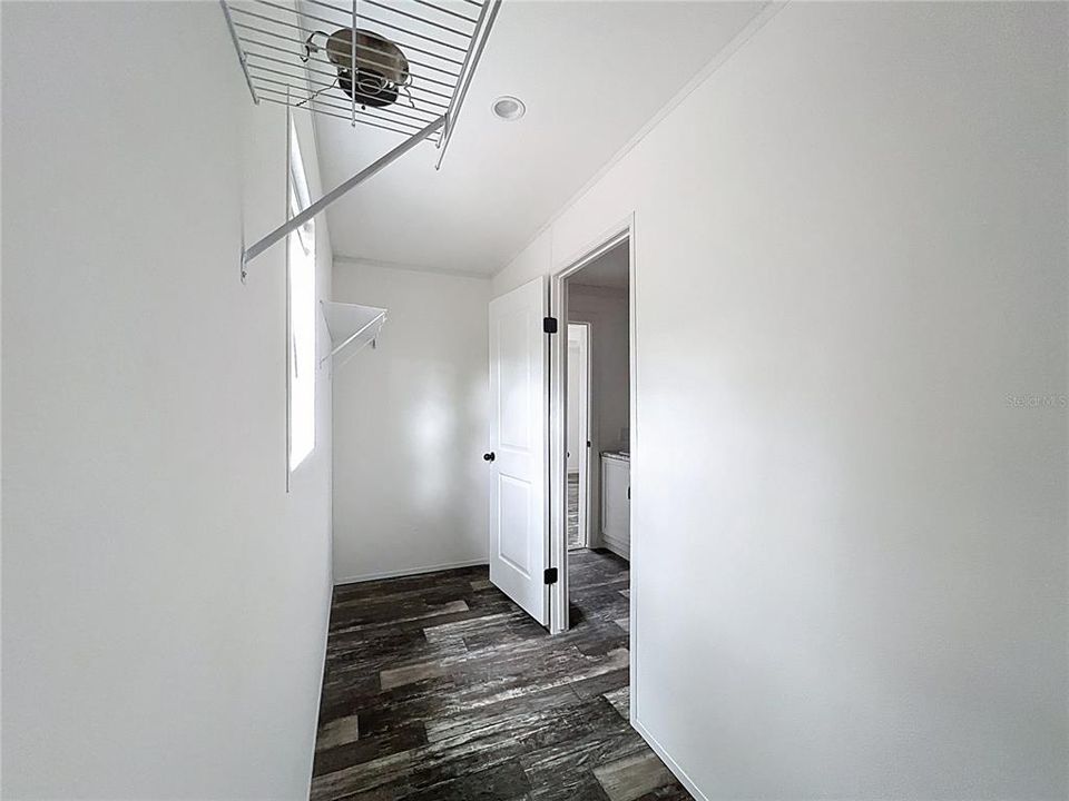 For Sale: $240,000 (3 beds, 2 baths, 1493 Square Feet)