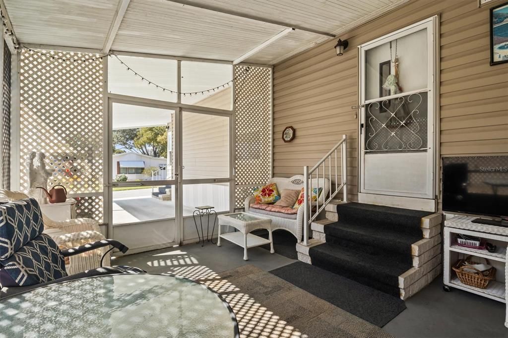 合同活跃: $155,000 (2 贝兹, 2 浴室, 1188 平方英尺)