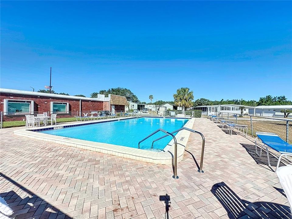 合同活跃: $155,000 (2 贝兹, 2 浴室, 1188 平方英尺)