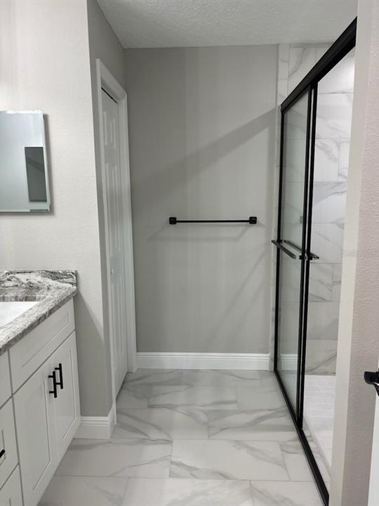 合同活跃: $259,900 (3 贝兹, 2 浴室, 1530 平方英尺)