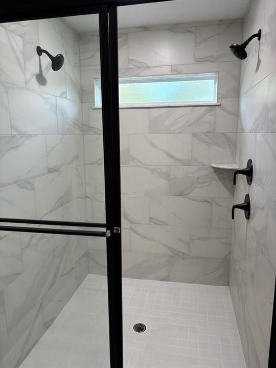 合同活跃: $259,900 (3 贝兹, 2 浴室, 1530 平方英尺)