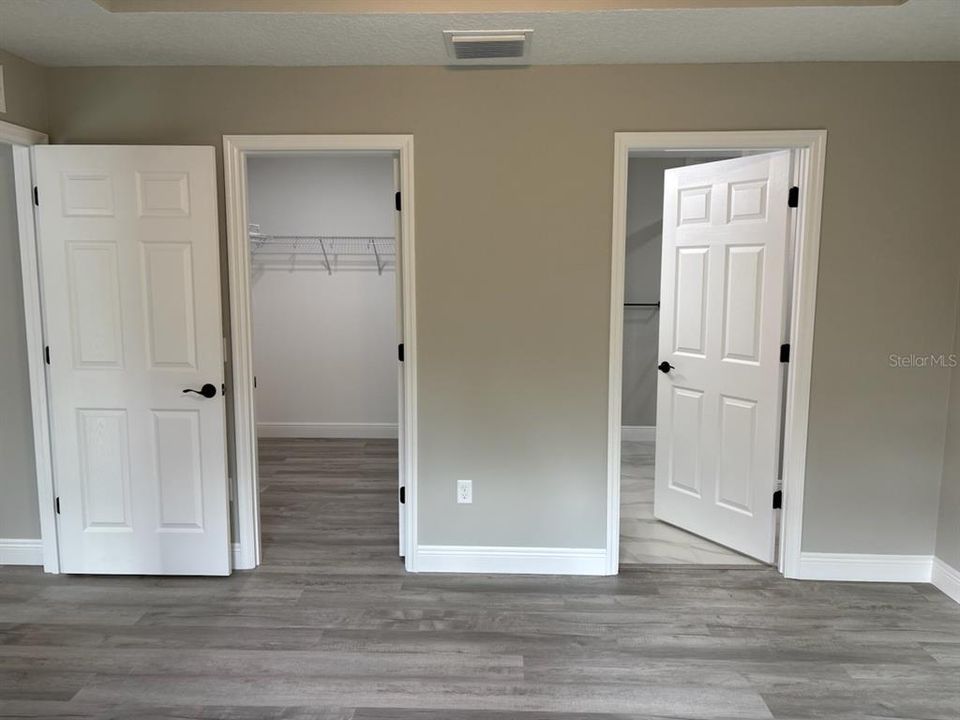 合同活跃: $259,900 (3 贝兹, 2 浴室, 1530 平方英尺)