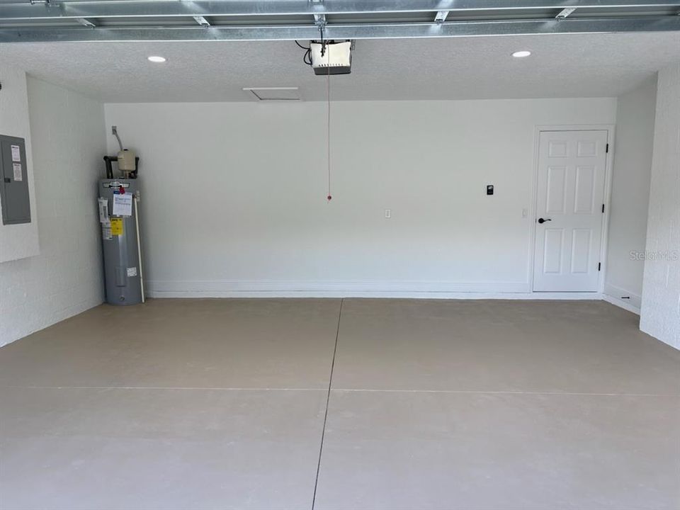 合同活跃: $259,900 (3 贝兹, 2 浴室, 1530 平方英尺)