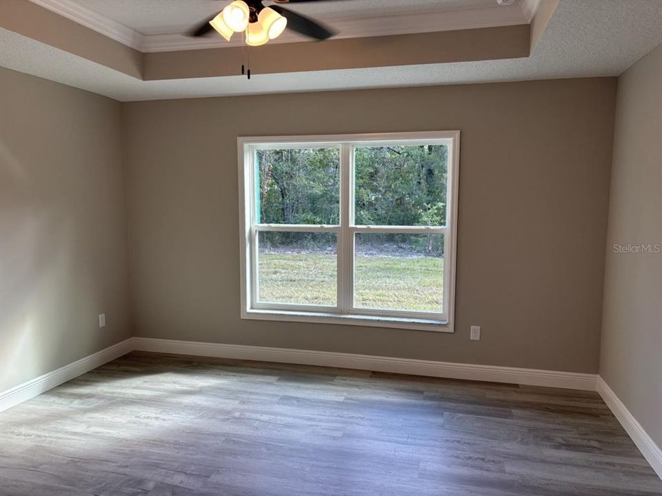 合同活跃: $259,900 (3 贝兹, 2 浴室, 1530 平方英尺)