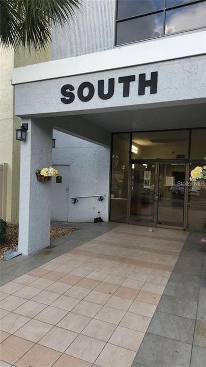 For Sale: $173,000 (2 beds, 2 baths, 870 Square Feet)