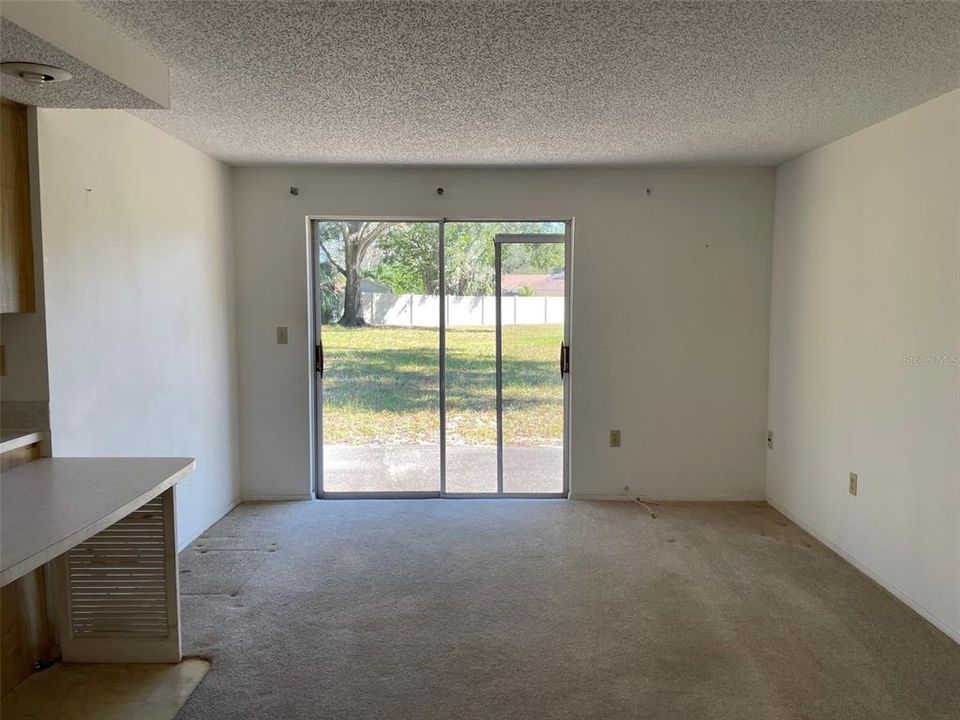 For Sale: $400,000 (3 beds, 2 baths, 1572 Square Feet)