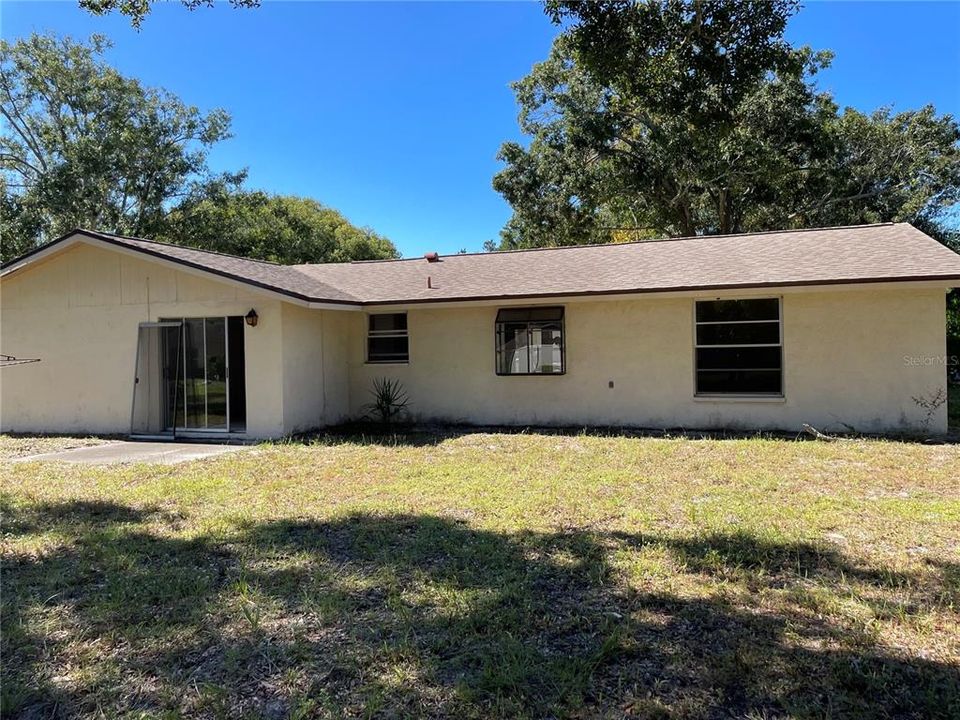 For Sale: $400,000 (3 beds, 2 baths, 1572 Square Feet)