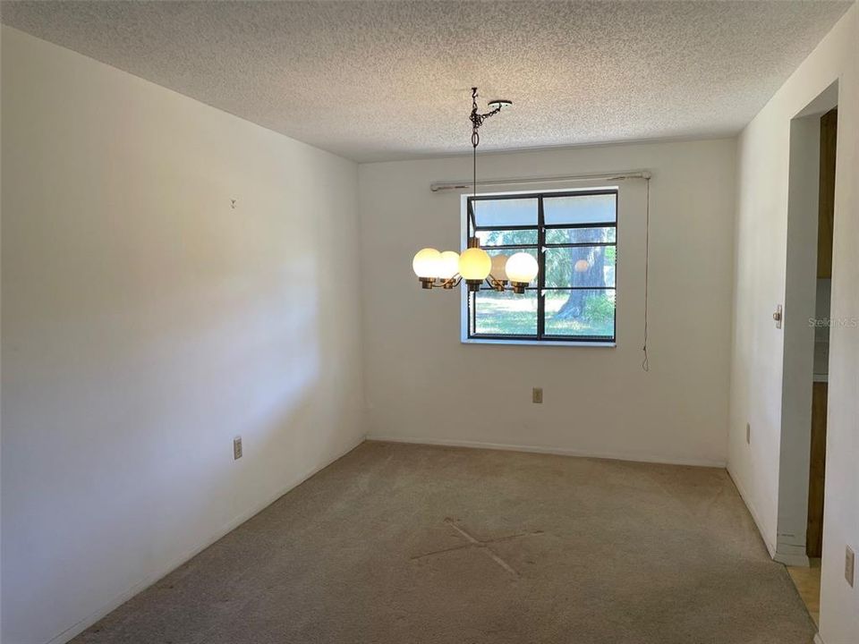 For Sale: $400,000 (3 beds, 2 baths, 1572 Square Feet)