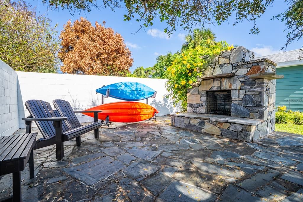 En Venta: $1,049,000 (4 camas, 2 baños, 1845 Pies cuadrados)