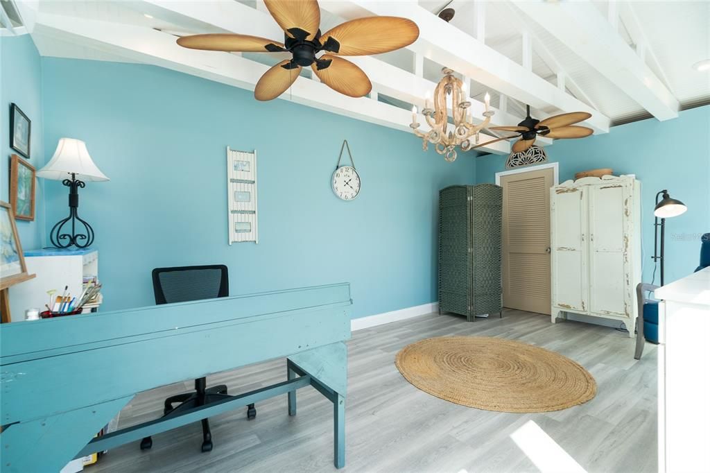 En Venta: $1,049,000 (4 camas, 2 baños, 1845 Pies cuadrados)