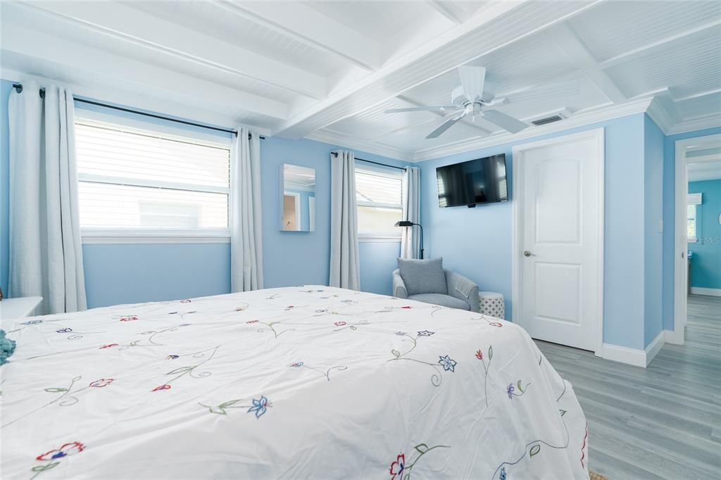 En Venta: $1,049,000 (4 camas, 2 baños, 1845 Pies cuadrados)