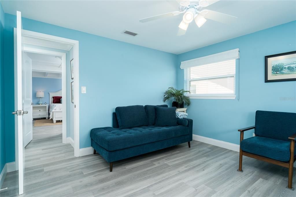 En Venta: $1,049,000 (4 camas, 2 baños, 1845 Pies cuadrados)