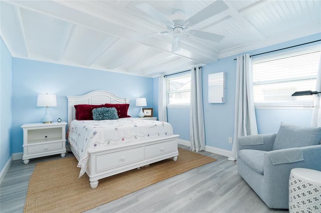 En Venta: $1,049,000 (4 camas, 2 baños, 1845 Pies cuadrados)