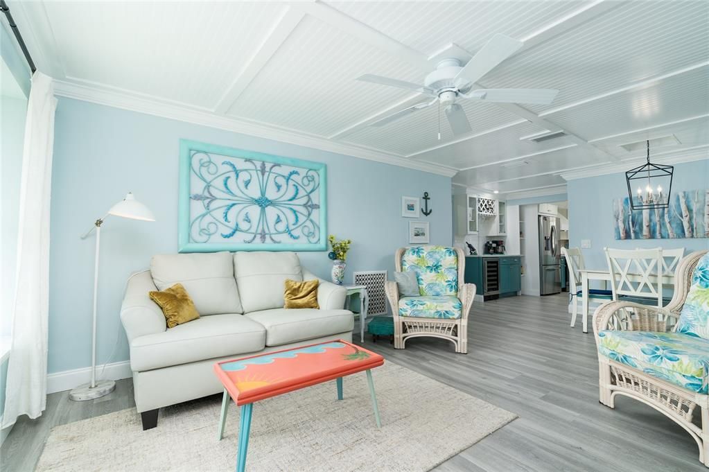 En Venta: $1,049,000 (4 camas, 2 baños, 1845 Pies cuadrados)