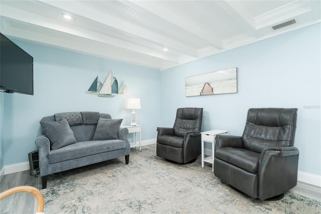 En Venta: $1,049,000 (4 camas, 2 baños, 1845 Pies cuadrados)