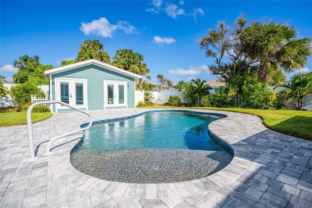 En Venta: $1,049,000 (4 camas, 2 baños, 1845 Pies cuadrados)