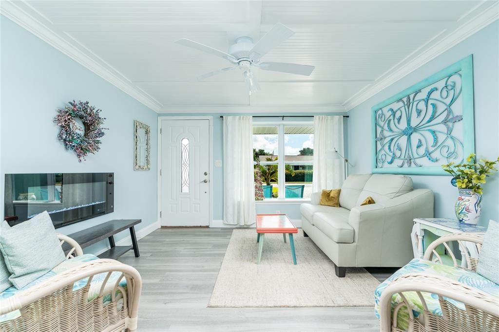 En Venta: $1,049,000 (4 camas, 2 baños, 1845 Pies cuadrados)