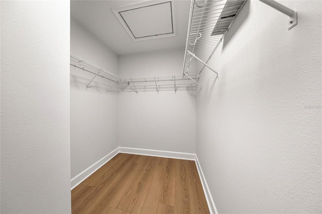 For Sale: $349,999 (3 beds, 2 baths, 1572 Square Feet)