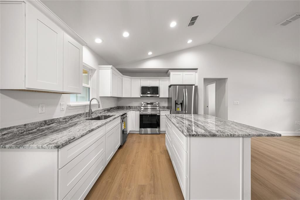 For Sale: $349,999 (3 beds, 2 baths, 1572 Square Feet)