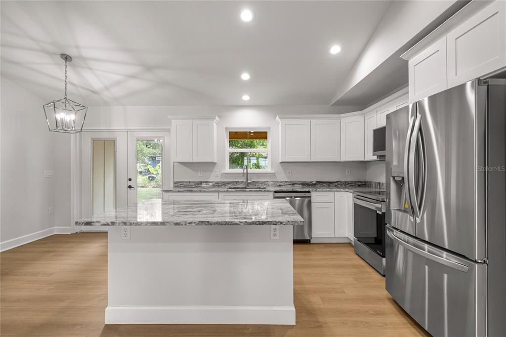 For Sale: $349,999 (3 beds, 2 baths, 1572 Square Feet)