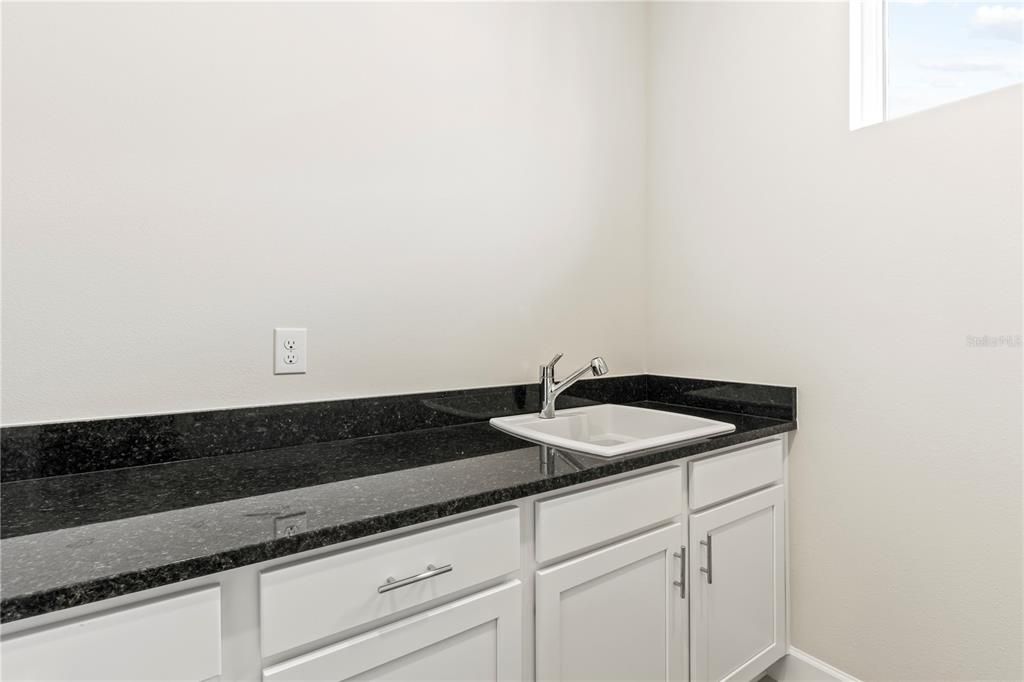 For Rent: $10,000 (3 beds, 2 baths, 1926 Square Feet)