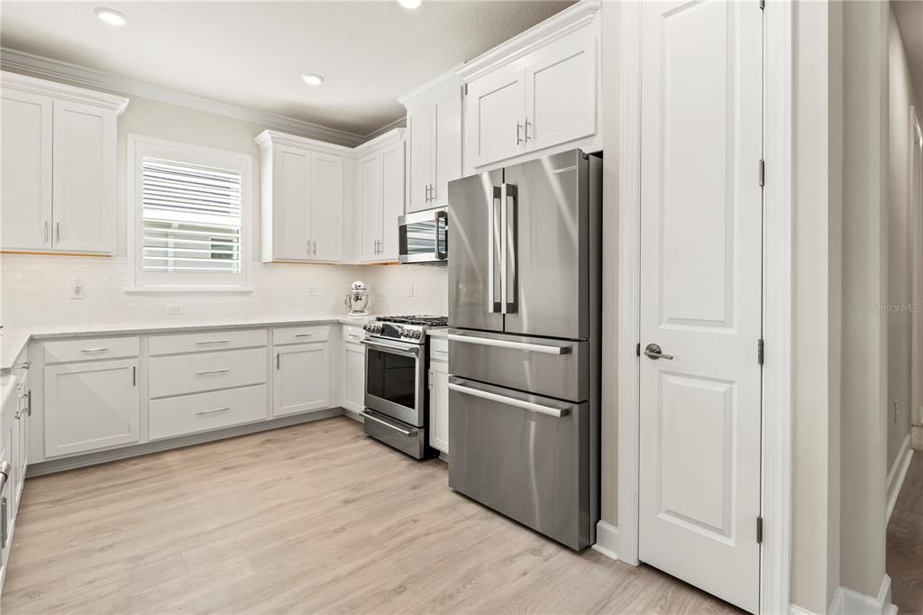 For Rent: $10,000 (3 beds, 2 baths, 1926 Square Feet)