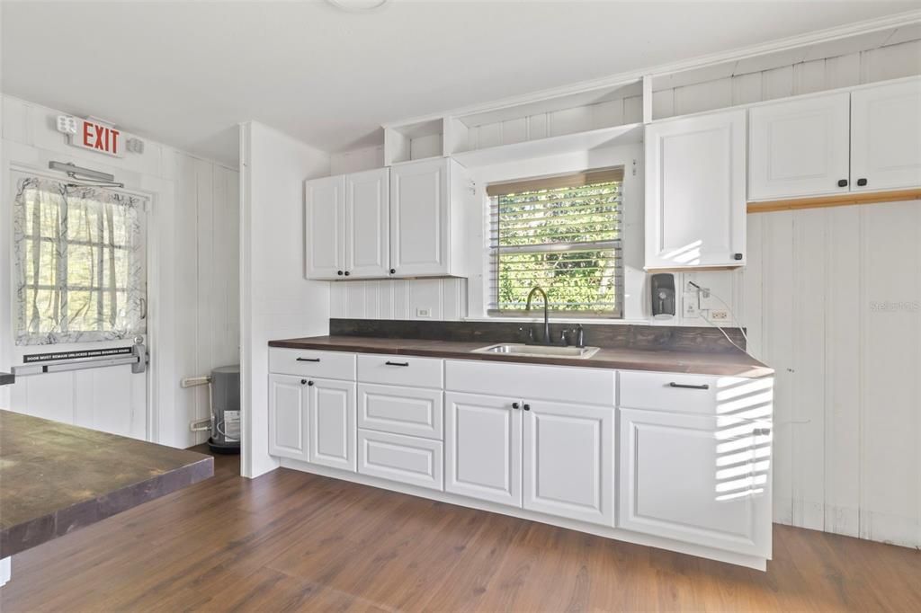 待售: $325,000 (0 贝兹, 0 浴室, 1182 平方英尺)