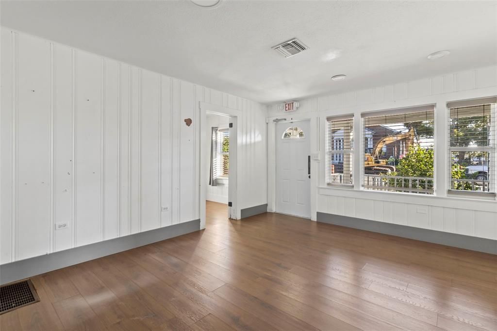 待售: $325,000 (0 贝兹, 0 浴室, 1182 平方英尺)