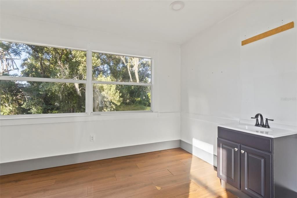 待售: $325,000 (0 贝兹, 0 浴室, 1182 平方英尺)