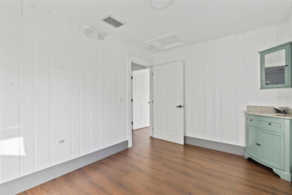 待售: $325,000 (0 贝兹, 0 浴室, 1182 平方英尺)