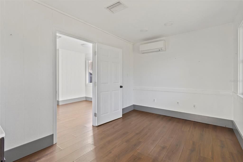 待售: $325,000 (0 贝兹, 0 浴室, 1182 平方英尺)