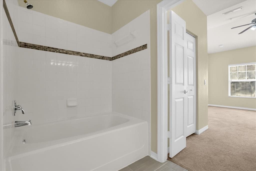 Active With Contract: $269,000 (2 beds, 2 baths, 1264 Square Feet)