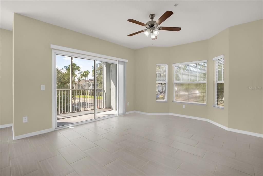 Active With Contract: $269,000 (2 beds, 2 baths, 1264 Square Feet)