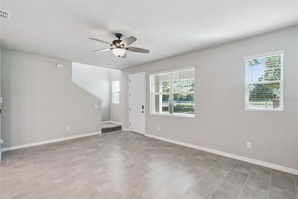 Active With Contract: $379,999 (3 beds, 2 baths, 1609 Square Feet)