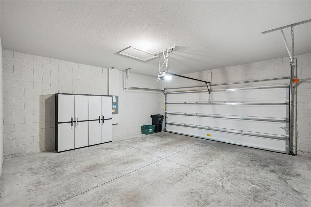 Active With Contract: $379,999 (3 beds, 2 baths, 1609 Square Feet)