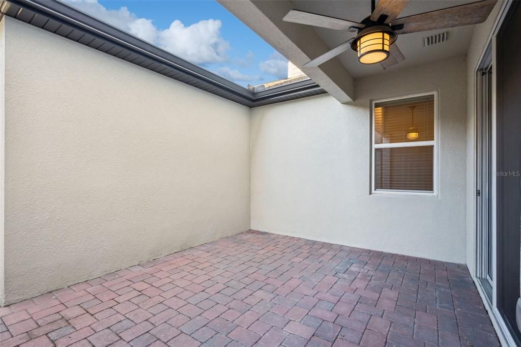 Active With Contract: $379,999 (3 beds, 2 baths, 1609 Square Feet)