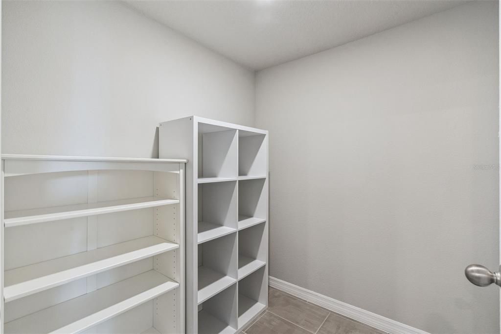 Active With Contract: $379,999 (3 beds, 2 baths, 1609 Square Feet)