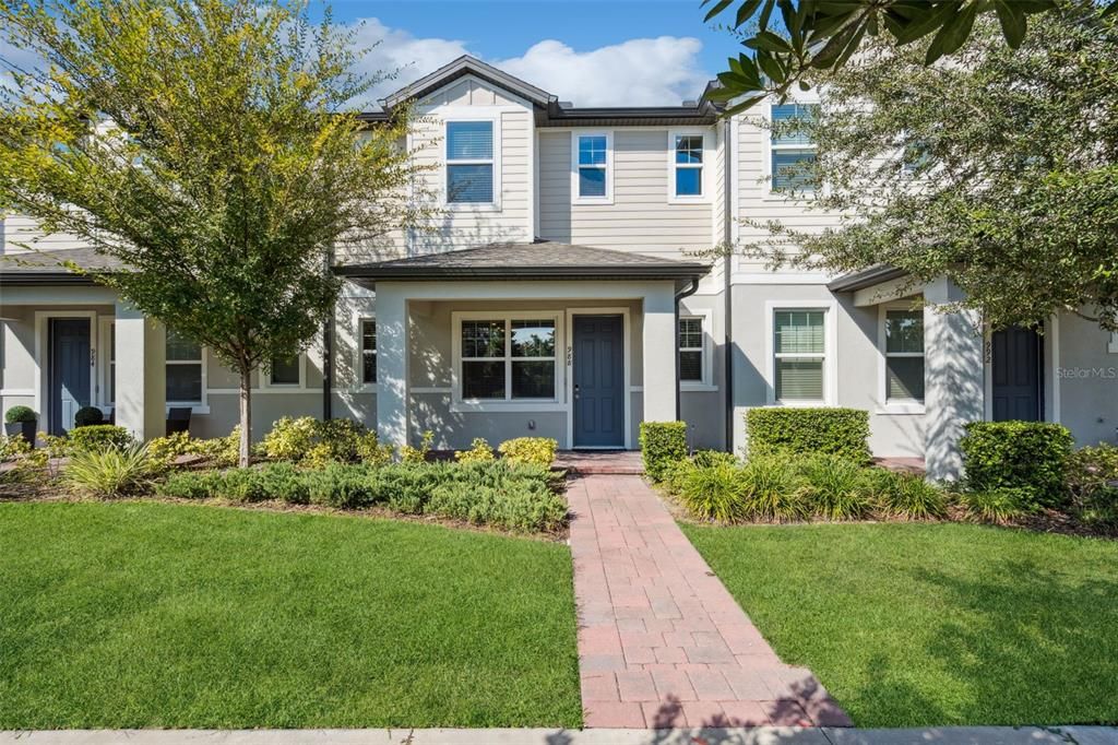 Active With Contract: $379,999 (3 beds, 2 baths, 1609 Square Feet)