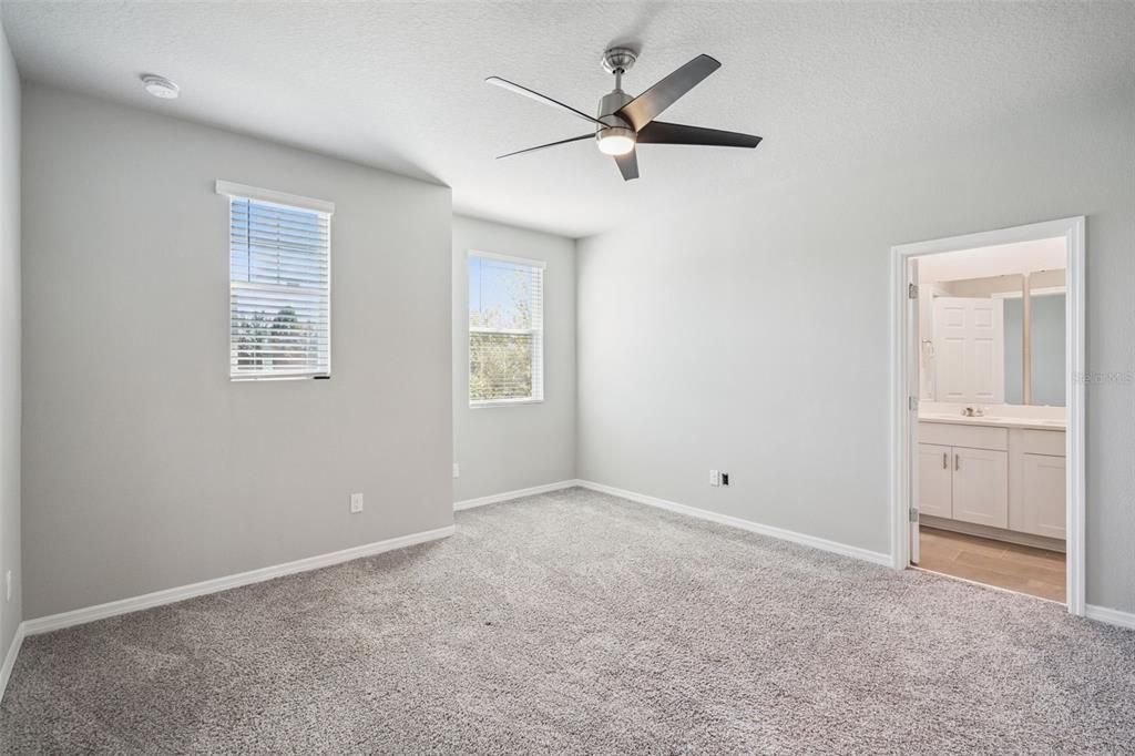 Active With Contract: $379,999 (3 beds, 2 baths, 1609 Square Feet)