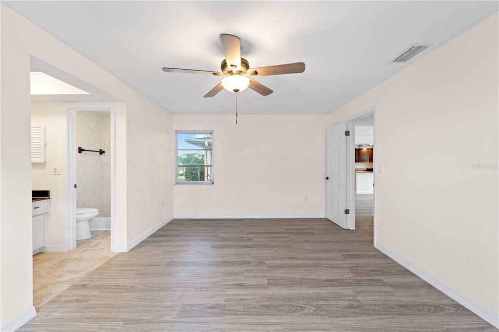 待售: $299,995 (3 贝兹, 2 浴室, 1724 平方英尺)