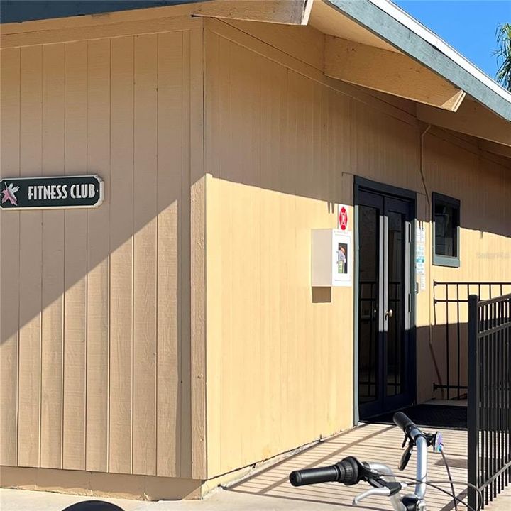 For Sale: $170,000 (2 beds, 2 baths, 936 Square Feet)