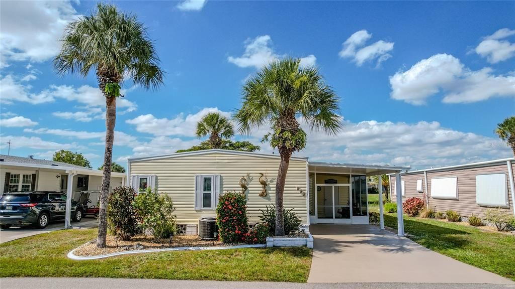 For Sale: $170,000 (2 beds, 2 baths, 936 Square Feet)