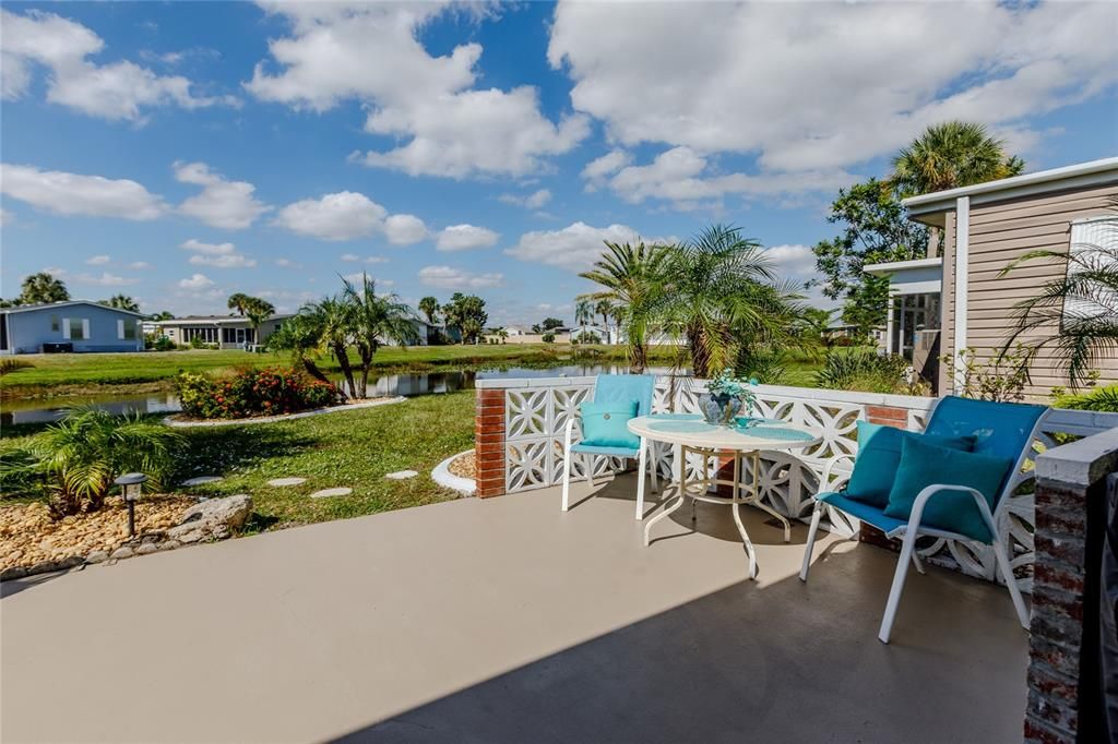 For Sale: $170,000 (2 beds, 2 baths, 936 Square Feet)