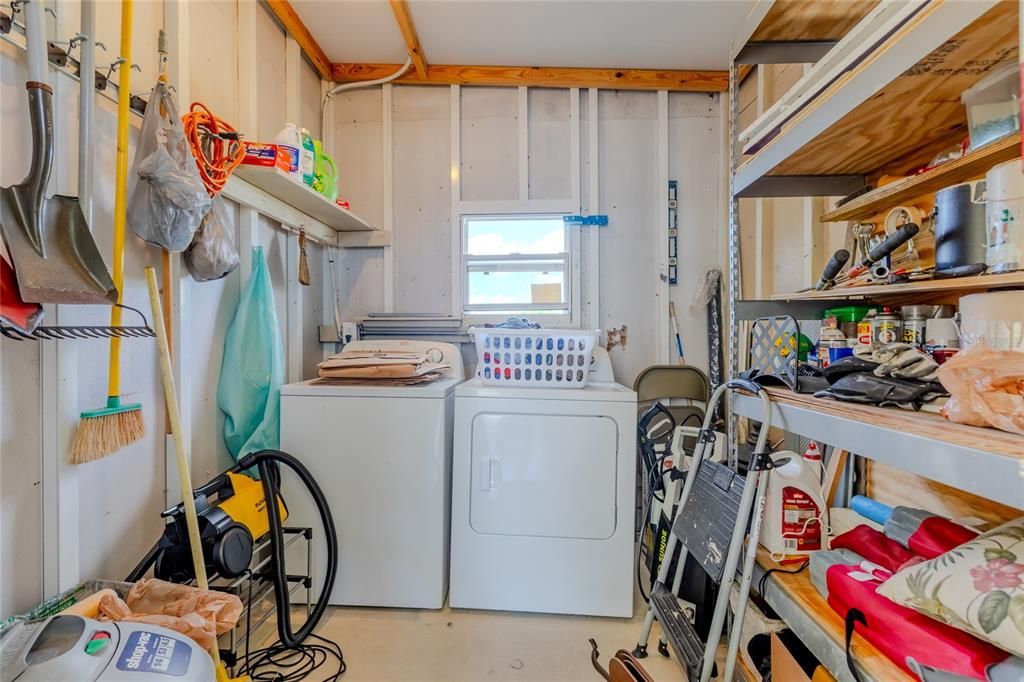 For Sale: $170,000 (2 beds, 2 baths, 936 Square Feet)