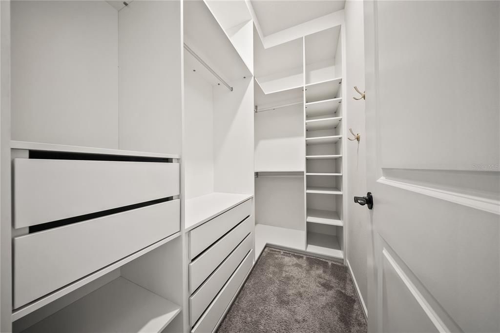 For Sale: $1,349,000 (5 beds, 3 baths, 4342 Square Feet)