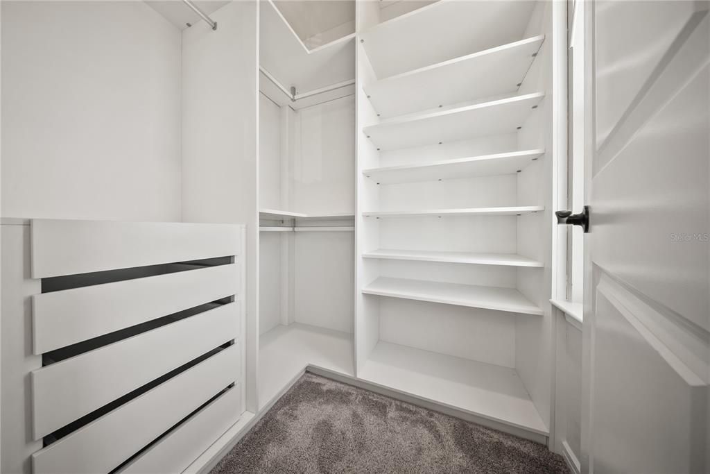 For Sale: $1,349,000 (5 beds, 3 baths, 4342 Square Feet)