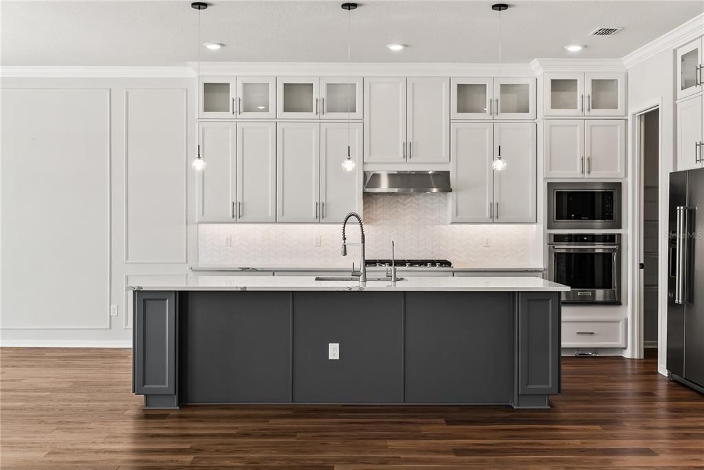 For Sale: $1,349,000 (5 beds, 3 baths, 4342 Square Feet)